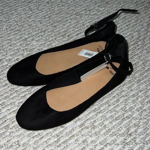 Gap Factory Black Flats - Size 7
